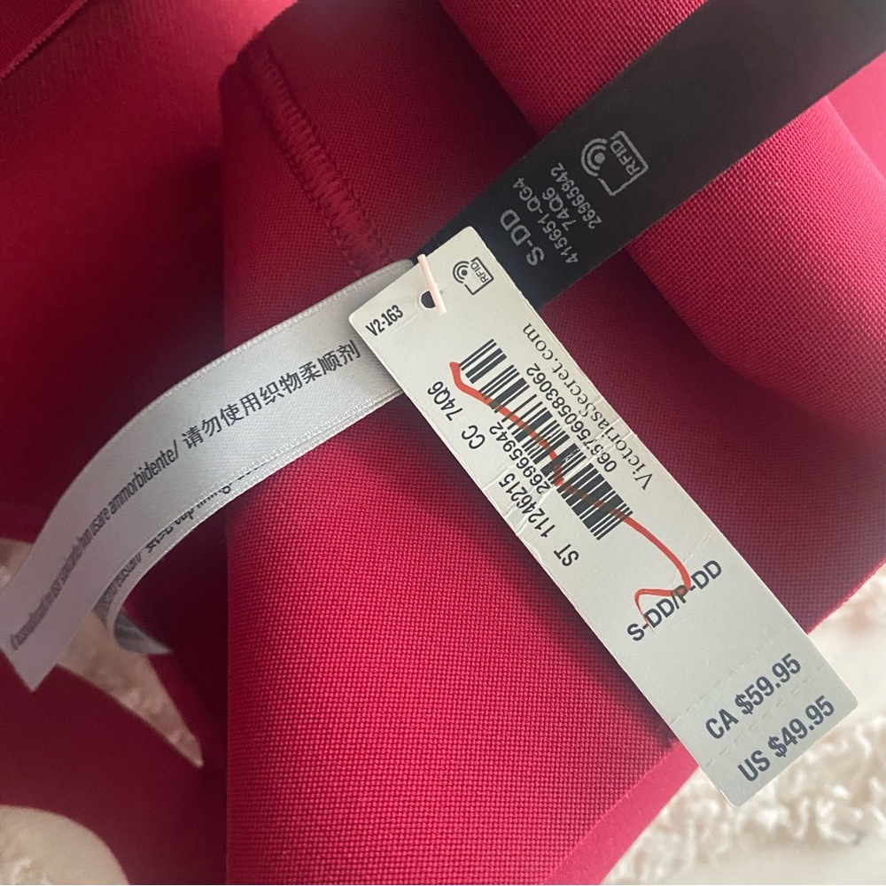 Victoria's Secret Red Double-Strap Seamless Sports Bra - Picture 8 of 8